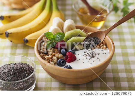 奇亞籽酸奶 128079075