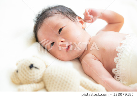 嬰兒新生兒照片 嬰兒新生兒照片 128079195