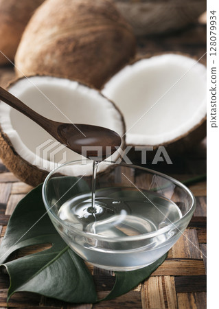 椰子油 128079934