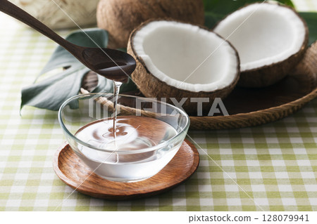 Coconut oil Coconut oil 128079941