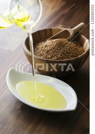 Linseed oil and flax seeds Linseed oil and flax seeds 128080202