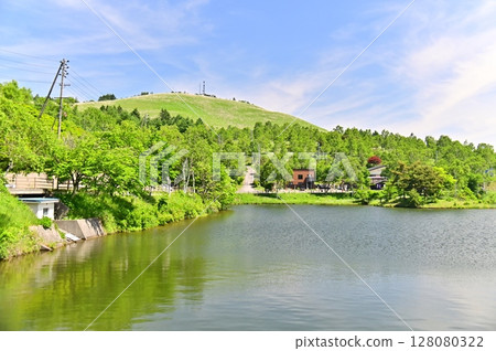 初夏的白樺湖風景 初夏的白樺湖風景 128080322