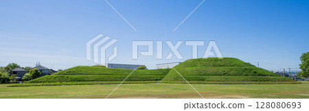 Scenery of Aozuka Tomb Historical Park 128080693