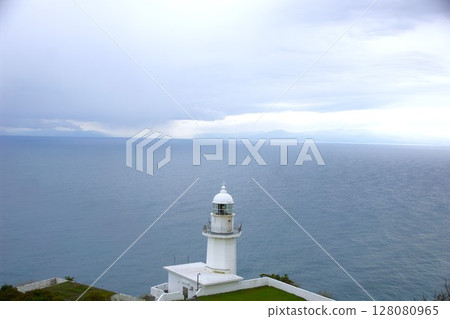Muroran scenery: Cape Chikyu Lighthouse Muroran scenery: Cape Chikyu Lighthouse 128080965
