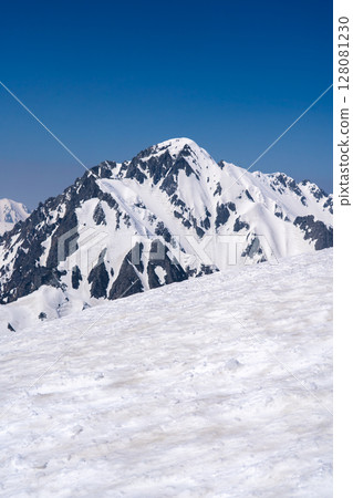 Mount Tsurugi seen from the summit of Mount Betsuyama's southern peak. Climbing Mount Tateyama and Mount Betsuyama in the Northern Alps during the remaining snow season 128081230