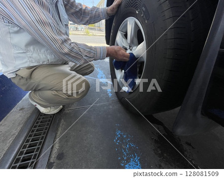 洗車 洗車 128081509