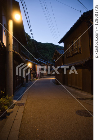 Seaside Kyoto: The streets of Ine town enveloped in the silence of dawn 3 Seaside Kyoto: The streets of Ine town enveloped in the silence of dawn 3 128081738