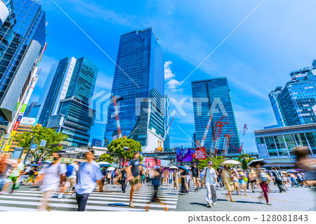 Tokyo cityscape in July... Inbound tourism continues. Shibuya Scramble Crossing crowded with foreign tourists... = 4th Tokyo cityscape in July... Inbound tourism continues. Shibuya Scramble Crossing crowded with foreign tourists... = 4th 128081843