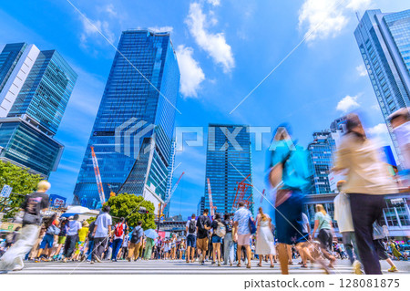 7月的東京街景…海外遊客持續增加。澀谷十字路口擠滿了外國遊客…=4日 7月的東京街景…海外遊客持續增加。澀谷十字路口擠滿了外國遊客…=4日 128081875