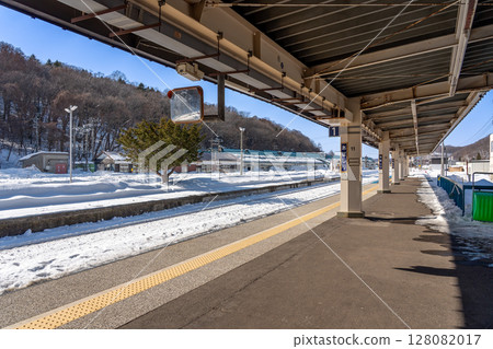 Abashiri Station platform in winter, Abashiri City, Hokkaido Abashiri Station platform in winter, Abashiri City, Hokkaido 128082017