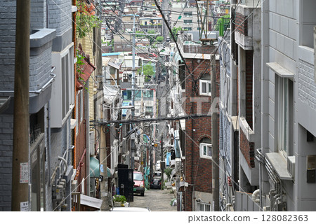 [Korea/Seoul suburbs] Residential area with a slope 128082363