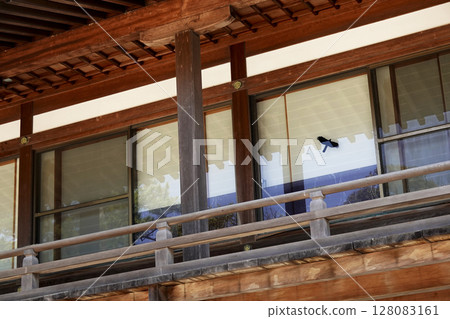 Bird decorations on the windows of the Izumo Taisha Shrine office Bird decorations on the windows of the Izumo Taisha Shrine office 128083161