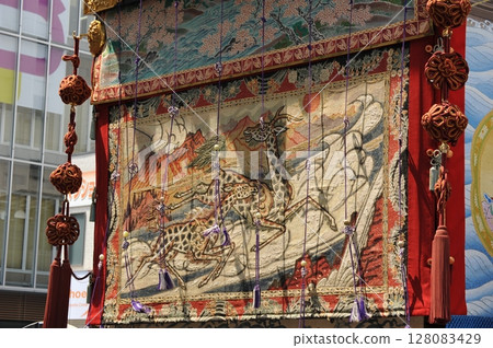 Gion Festival: Kikusui Hoko's body hanging 128083429