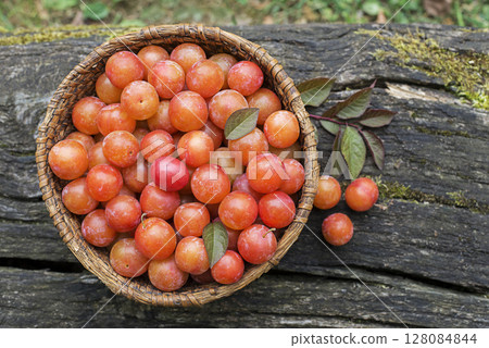 Red plum Red plum 128084844