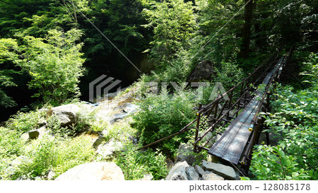 米子瀑布吊橋 128085178