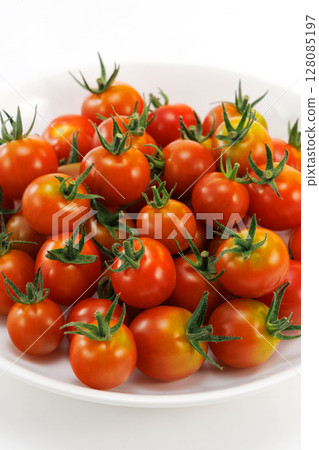 Fresh mini tomatoes Fresh mini tomatoes 128085197