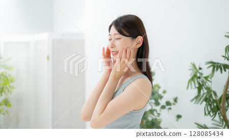 Women Skin Care 128085434
