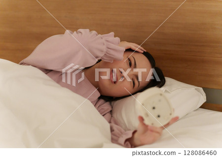Insomnia woman 128086460