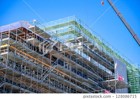 A construction site where construction is underway 128086715