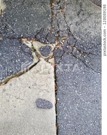 Cracked concrete 128089198