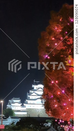 Illuminated Himeji Castle and red illuminations 128090074