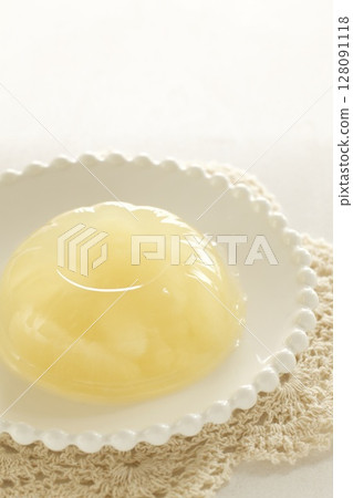 White peach jelly 128091118