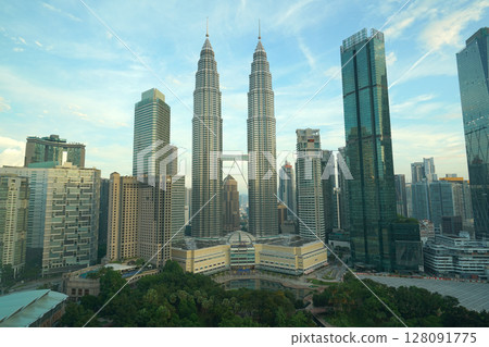 Petronas Twin Towers and KLCC Park, Kuala Lumpur, Malaysia Petronas Twin Towers and KLCC Park, Kuala Lumpur, Malaysia 128091775