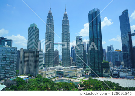 馬來西亞吉隆坡雙子星大樓和 KLCC 公園 128091845