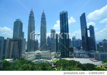 Petronas Twin Towers and KLCC Park, Kuala Lumpur, Malaysia 128091847