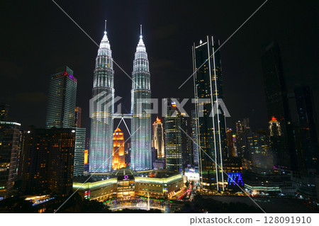 Petronas Twin Towers and KLCC Park, Kuala Lumpur, Malaysia 128091910