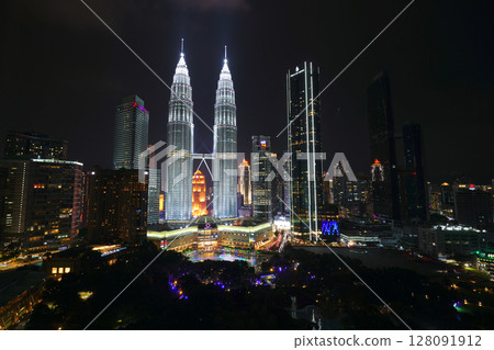 Petronas Twin Towers and KLCC Park, Kuala Lumpur, Malaysia 128091912