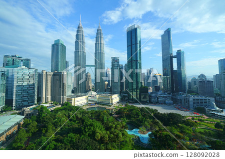 馬來西亞吉隆坡雙子星大樓和 KLCC 公園 128092028