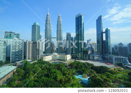 Petronas Twin Towers and KLCC Park, Kuala Lumpur, Malaysia Petronas Twin Towers and KLCC Park, Kuala Lumpur, Malaysia 128092031
