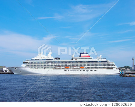 飛鳥三號在橫濱大棧橋碼頭停泊,準備進行首航 - 城市景觀(2025 年 6 月) 飛鳥三號在橫濱大棧橋碼頭停泊,準備進行首航 - 城市景觀(2025 年 6 月) 128092639