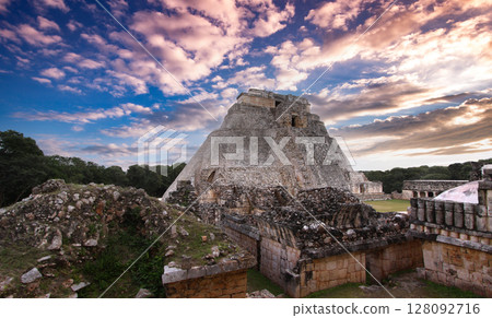 Pyramid of the magician, Uxmal, Yucatan, Mexico Pyramid of the magician, Uxmal, Yucatan, Mexico 128092716