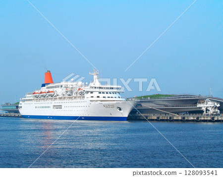 過去停泊在橫濱大棧橋碼頭的日本丸號 - 城市景觀(2006 年 8 月) 過去停泊在橫濱大棧橋碼頭的日本丸號 - 城市景觀(2006 年 8 月) 128093541