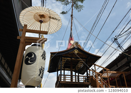 祗園祭：南觀音山的花車遊行（京都市中京區） 128094010