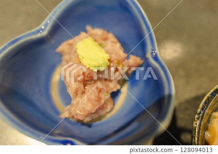 入口即化的美味！大間鮪魚和蔥花小碗 128094013