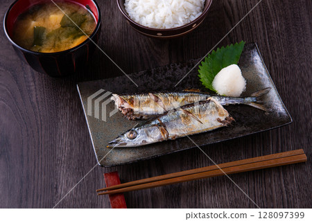 Fall set sweetfish grilled meal 128097399