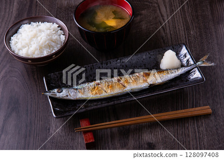 Salt-grilled saury Salt-grilled saury 128097408