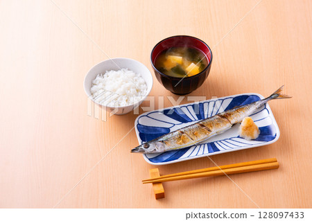 Salt-grilled saury Salt-grilled saury 128097433