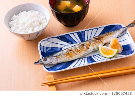 Salt-grilled saury Salt-grilled saury 128097438