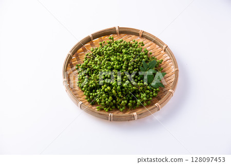 濾鍋裡的山椒莓果 128097453