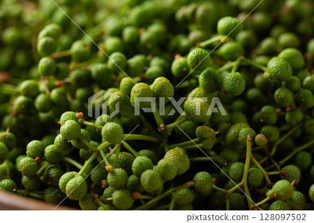 Sansho fruit 128097502