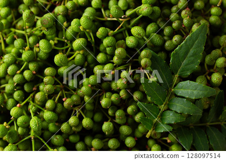 Sansho fruit 128097514