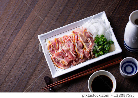 香煎雞肉和清酒 128097555