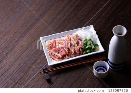 香煎雞肉和清酒 128097556