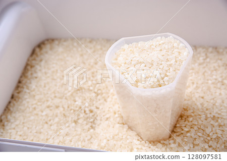 米箱和量杯 128097581