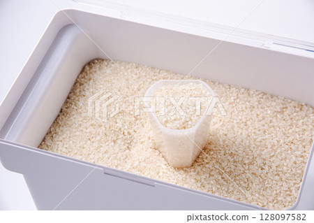 米箱和量杯 128097582