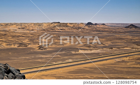 egypt, sahara, sand dunes 128098754